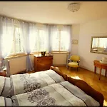 Wildrose לינה וארוחת בוקר ברן